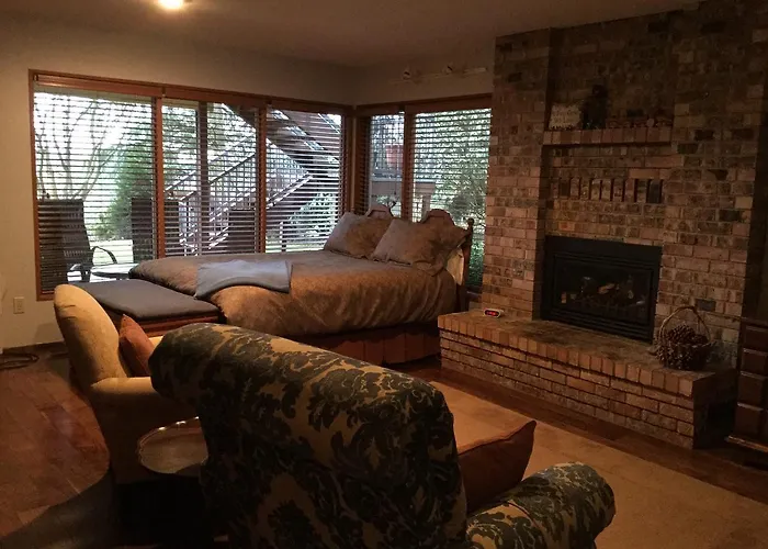 A Cascade View Bed And Breakfast Bellevue