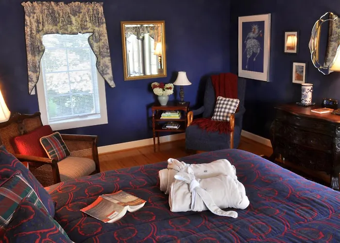 Inn At Huntingfield Creek