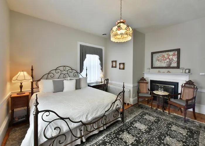 Brockamour Manor Bed And Breakfast