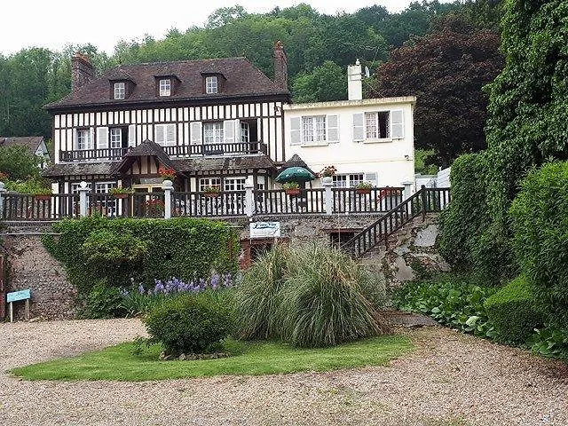 Restaurant & Chambres D'Hotes L'Eau Vive