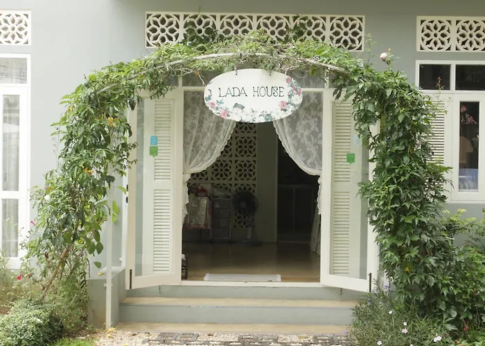 Lada House Bed & Breakfast Lampang
