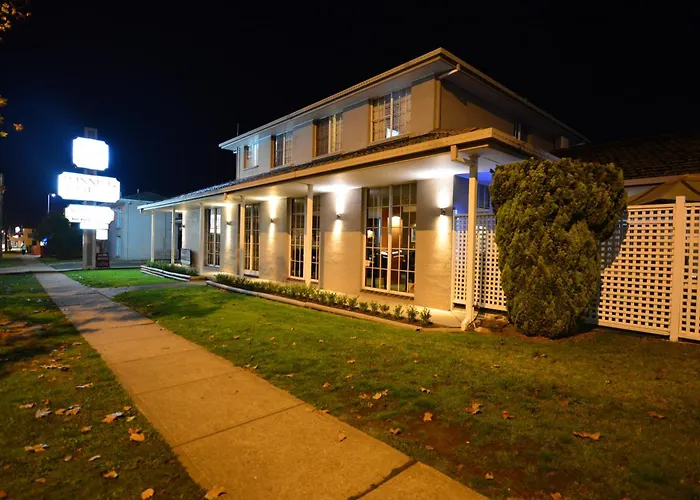 Winning Post Motor Inn