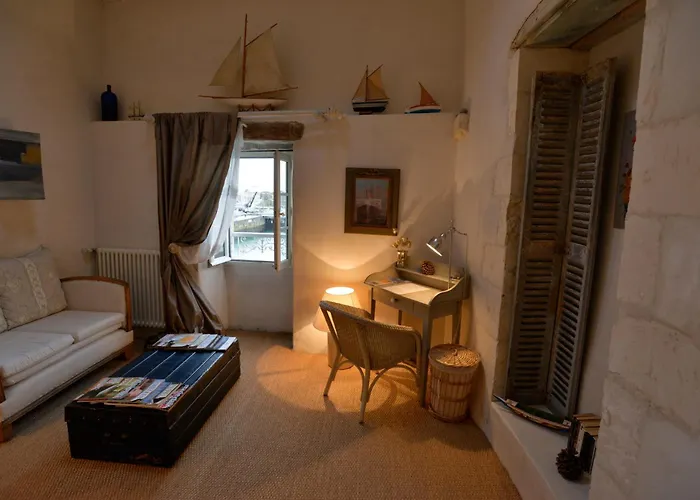 Le Corps De Garde Bed and Breakfast Saint-Martin-de-Ré