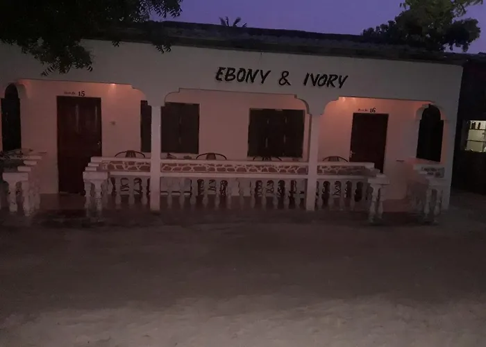 Ebony & Ivory Beach Bungalows Nungwi