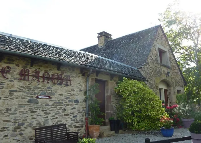 B&B Manoir de la Fabrègues Estaing 