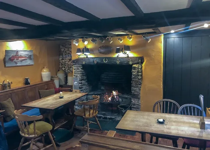 The Hoops Inn & Country Hotel