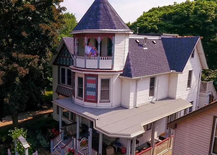 Bondy House Bed & Breakfast Amherstburg