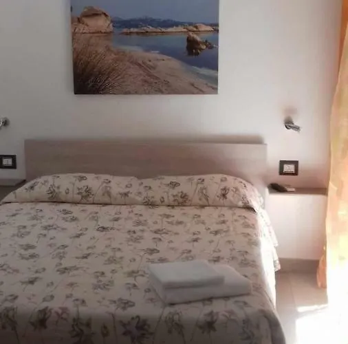 Bed and Breakfast Domo Silvia La Maddalena 