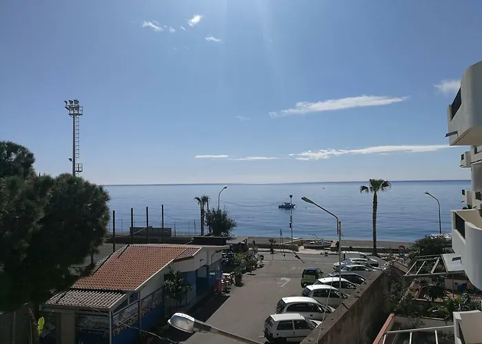 Bed and Breakfast La Finestra sul Mare Letojanni
