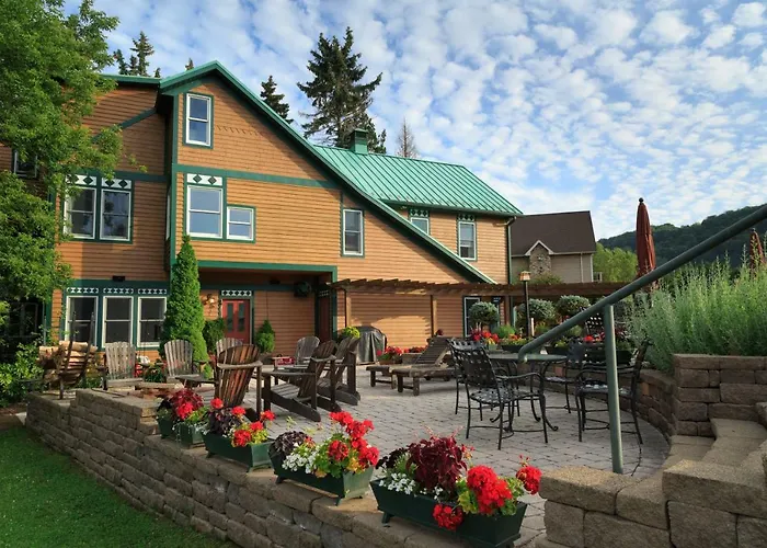 Lake Pointe Inn