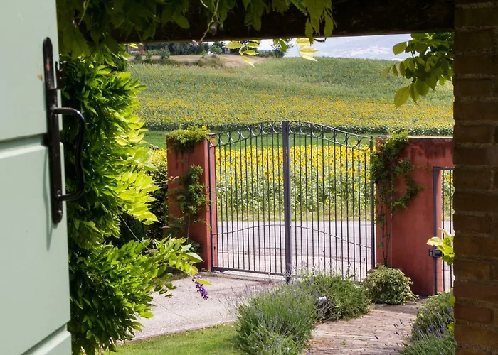 Il Giardino Delle Rose Bed and Breakfast Santa Maria Nuova 