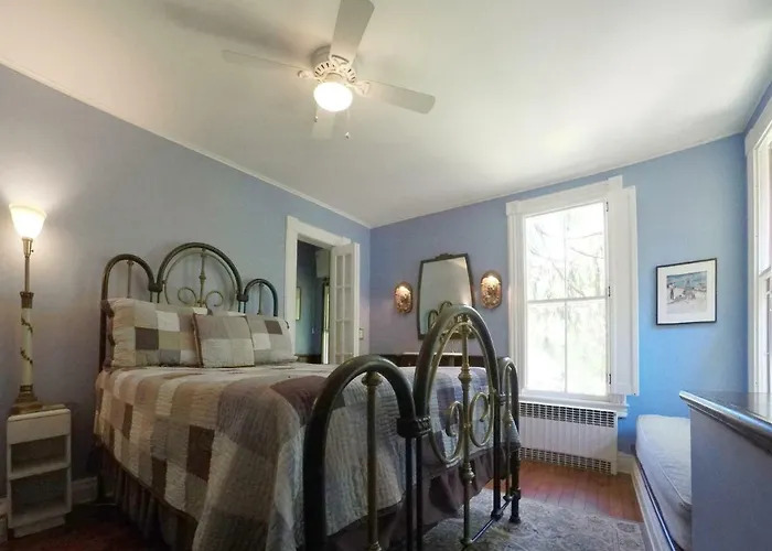 The Fox And Owl Inn Port Jefferson