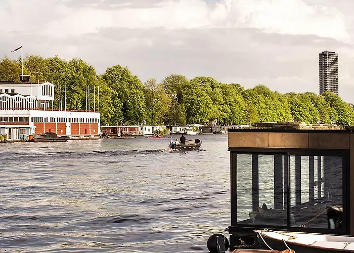 Houseboat Amsterdam - Room With A View
