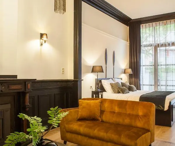 B in Antwerp Bed and Breakfast