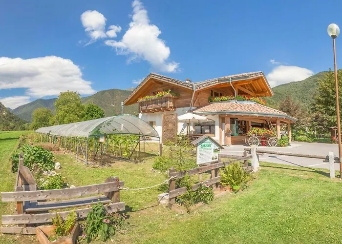 Crosina Holiday - B&B Dalla Fattoria Della Patty Pieve Di Ledro