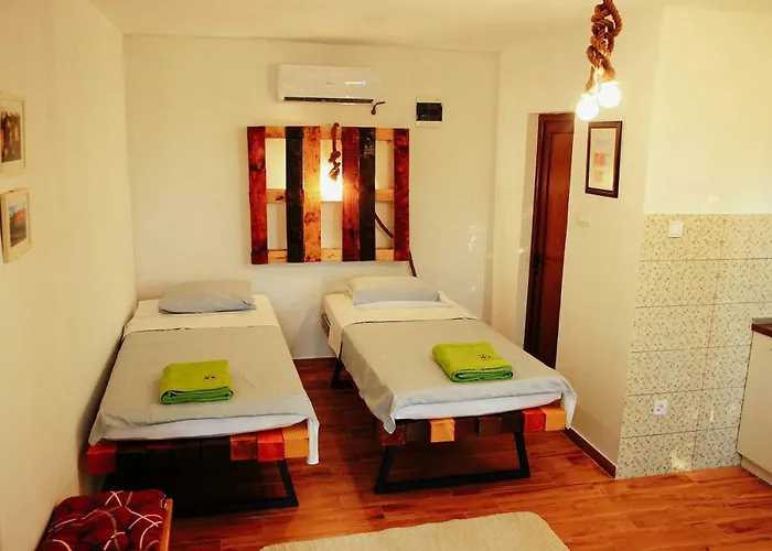 Bed and Breakfast Donkey Farm Martinici - Farma Magaraca Martinici Danilovgrad