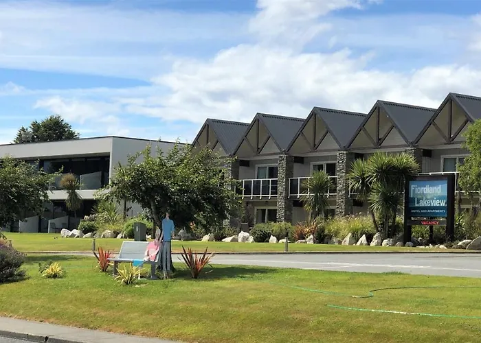 Fiordland Lakeview Motel And Apartments
