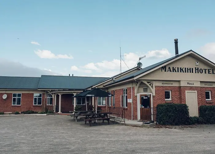 Makikihi Country Hotel